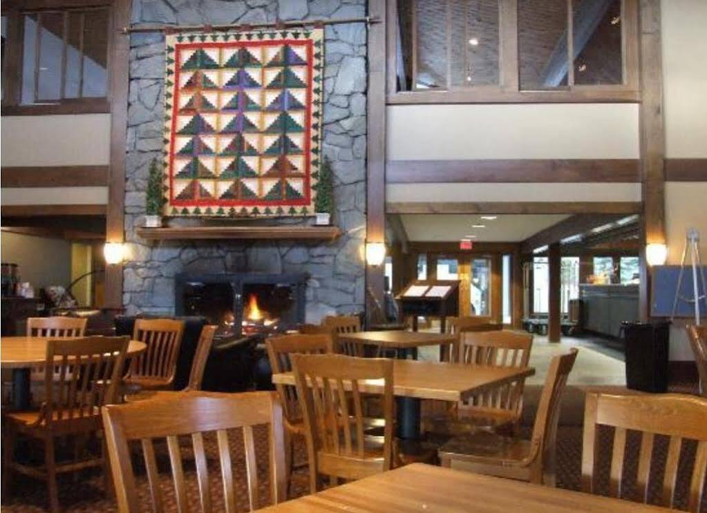 The Black Bear Lodge At Stratton Mountain Resort Exteriér fotografie